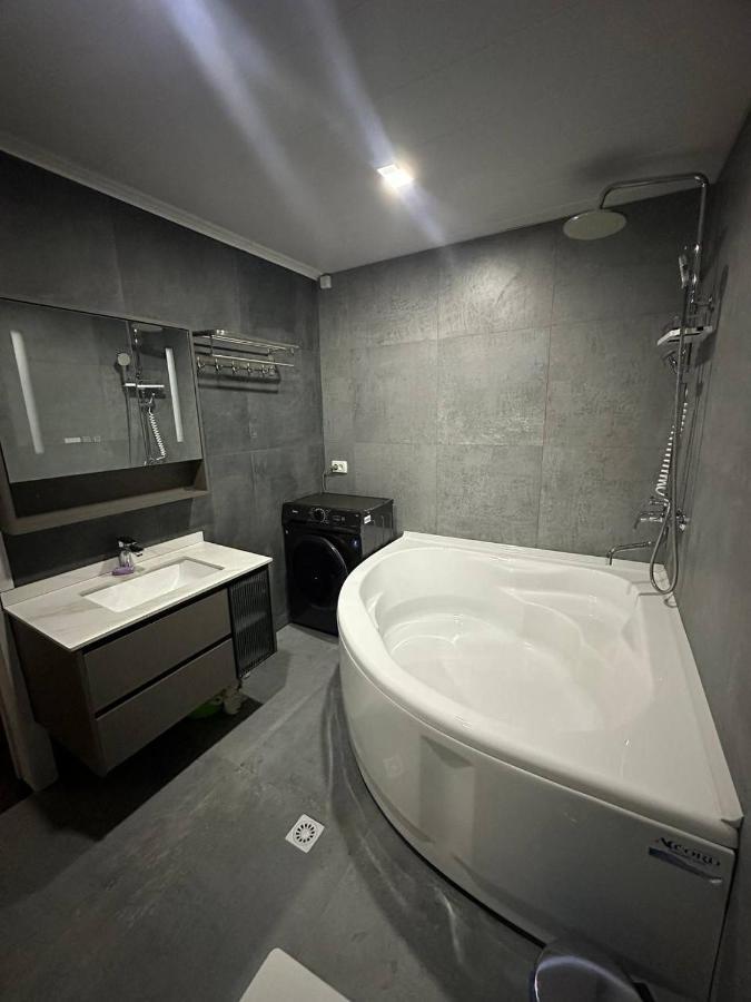 Modern Dream Apartment Samarkand Bagian luar foto
